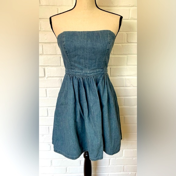 Free People Dresses & Skirts - Free People Strapless Denim Mini Dress Size 4